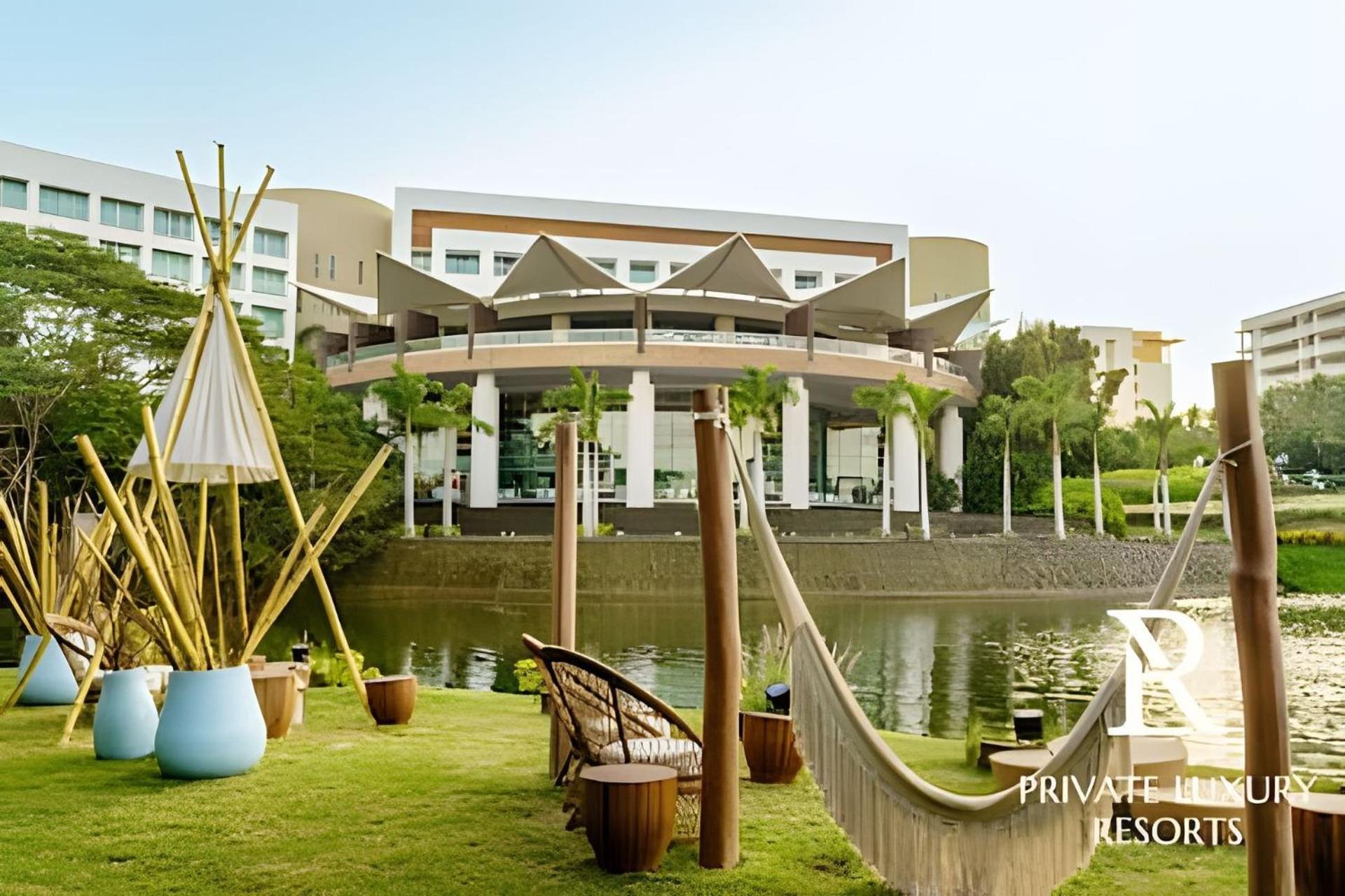 Grand Luxxe Two Bedroom Villa-