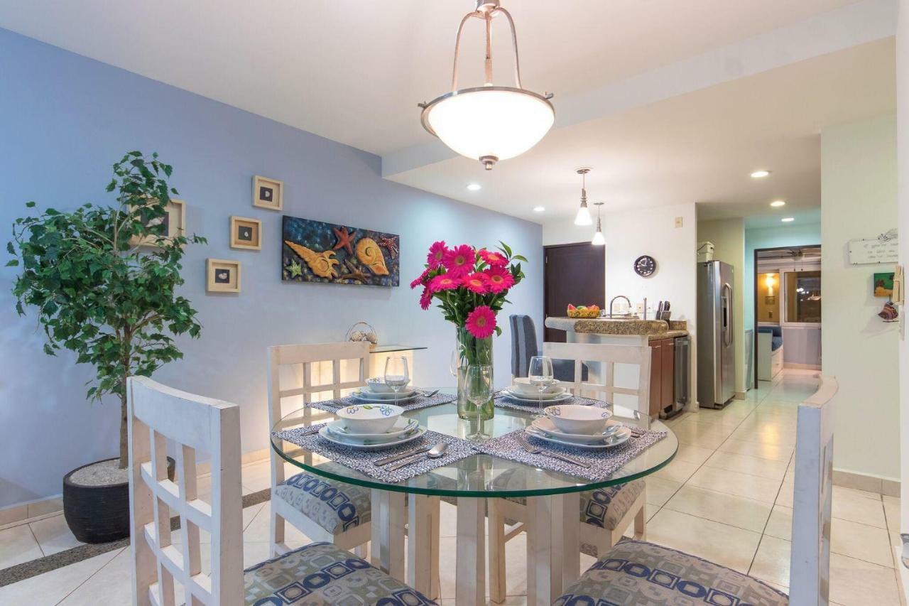 Holiday home Breathtaking Magna Beachfront Condo, 3 Bedrooms Sleeps 6 *